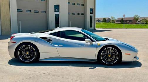 2017 Ferrari 488 GTB 2017 FERRARI 488 GTB *CARBON FIBRE*FORGED WHLS*EXHAUST*CARPLAY