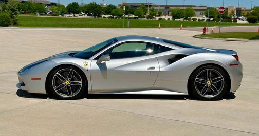 2017 Ferrari 488 GTB 2017 FERRARI 488 GTB *CARBON FIBRE*FORGED WHLS*EXHAUST*CARPLAY