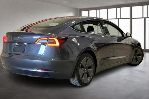 2022 Tesla Model 3 Standard Range