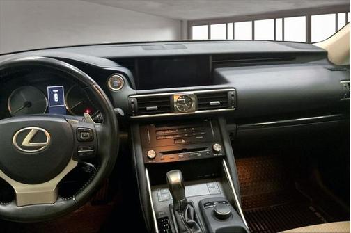 2018 Lexus IS 300 Base