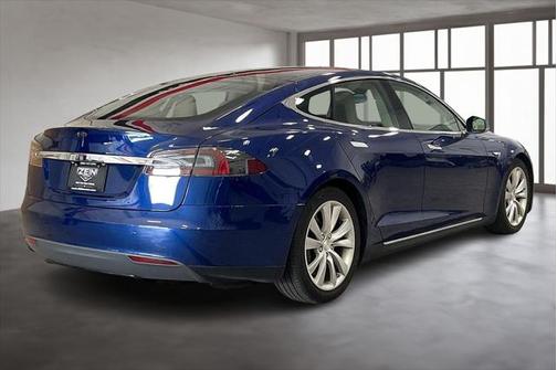 2015 Tesla Model S 70D