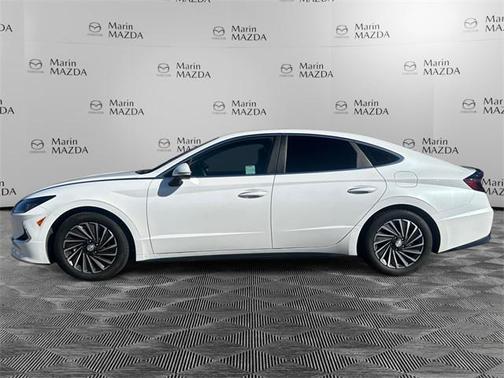 2022 Hyundai SONATA Hybrid SE