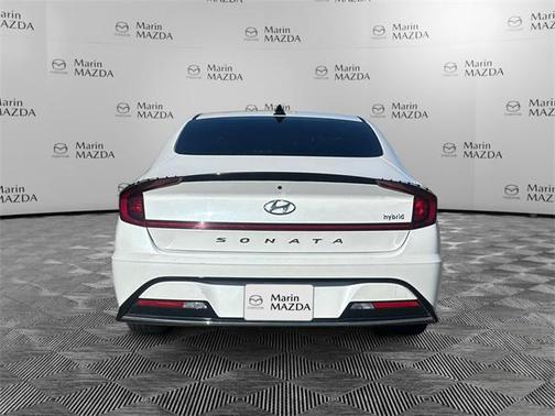 2022 Hyundai SONATA Hybrid SE