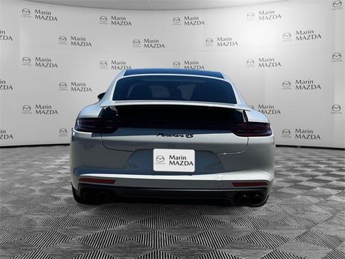 2018 Porsche Panamera 4S