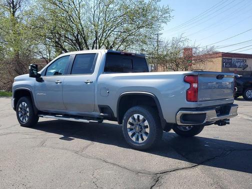 Sterling Gray Metallic 2026 Chevrolet Silverado 2500 LT