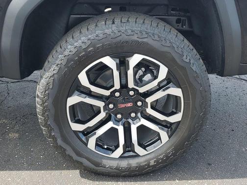 Onyx Black 2026 GMC Canyon AT4