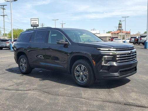 Mosaic Black Metallic 2026 Chevrolet Traverse LT