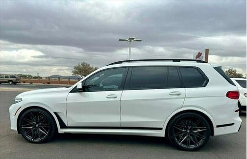 2021 BMW X7 M50i