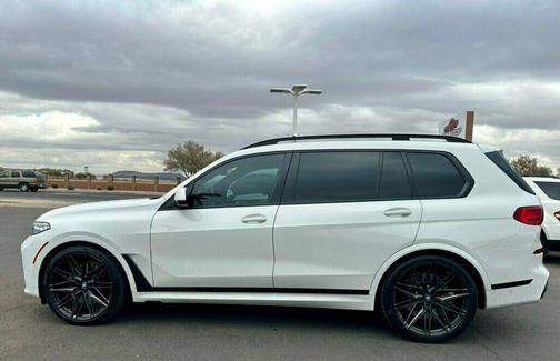 2021 BMW X7 M50i