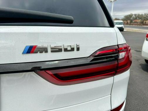 2021 BMW X7 M50i