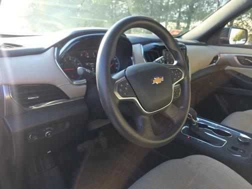 2022 Chevrolet Traverse LS
