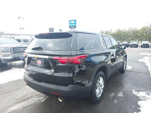 2022 Chevrolet Traverse LS