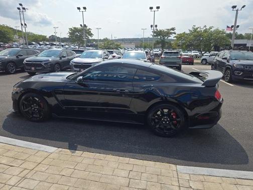 2016 Ford Shelby GT350R Base