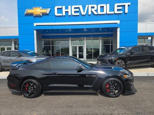 2016 Ford Shelby GT350R Base