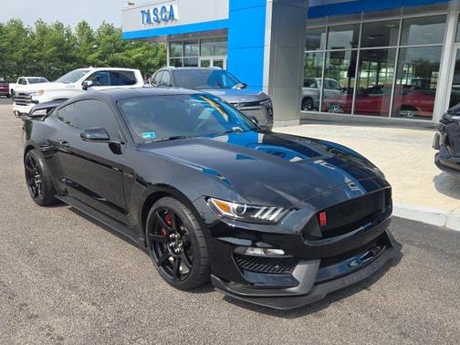 2016 Ford Shelby GT350R Base