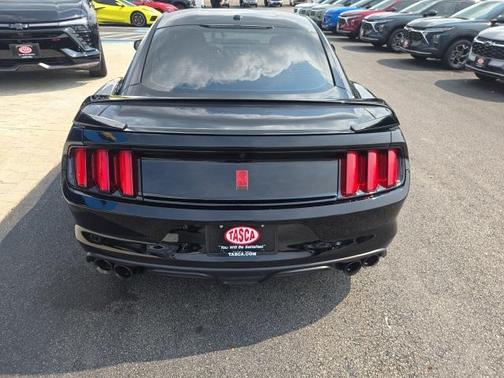 2016 Ford Shelby GT350R Base