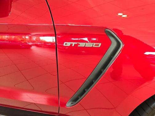 2018 Ford Shelby GT350 Base