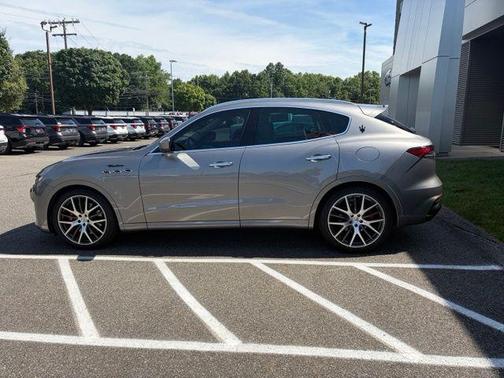 Gray 2022 Maserati Levante Modena