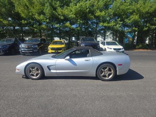 2001 Chevrolet Corvette Base