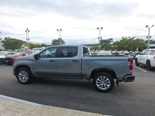 Sterling Gray Metallic 2026 Chevrolet Silverado 1500 Custom