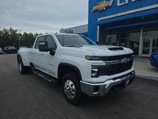 Summit White 2025 Chevrolet Silverado 3500 LT