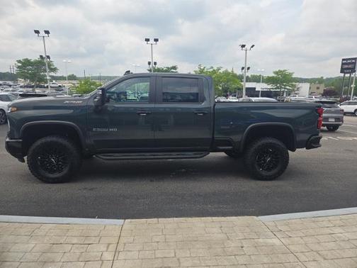 2025 Chevrolet Silverado 2500 4WD Crew Cab Standard Bed ZR2