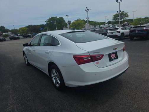 Summit White 2024 Chevrolet Malibu 1LS