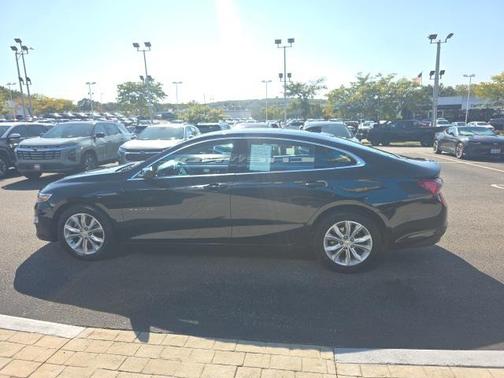 2022 Chevrolet Malibu FWD LT