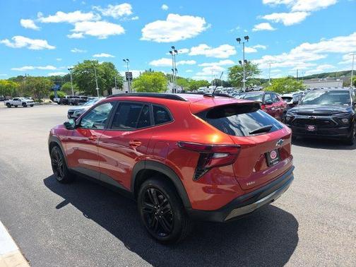 Cayenne Orange Metallic 2024 Chevrolet Trax FWD ACTIV