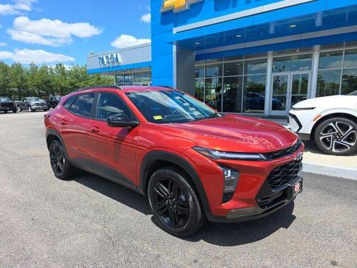 Cayenne Orange Metallic 2024 Chevrolet Trax FWD ACTIV
