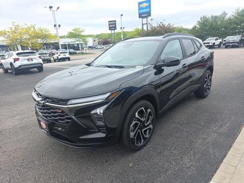 Mosaic Black Metallic 2026 Chevrolet Trax FWD 2RS