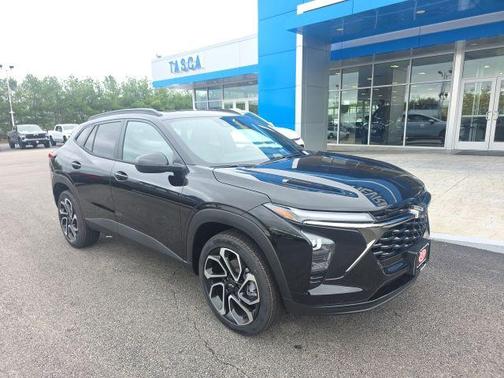 Mosaic Black Metallic 2026 Chevrolet Trax FWD 2RS