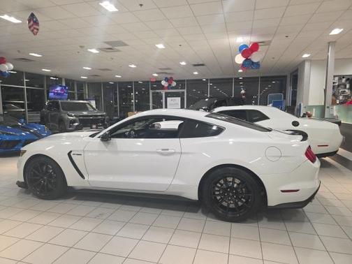 2016 Ford Shelby GT350 Base