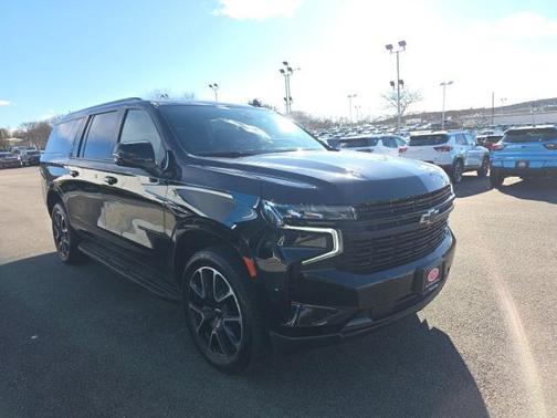 2023 Chevrolet Suburban RST