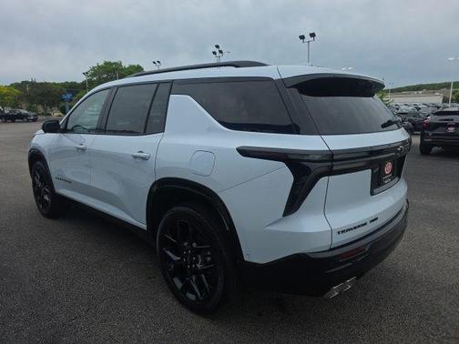Polar White Tricoat 2026 Chevrolet Traverse RS
