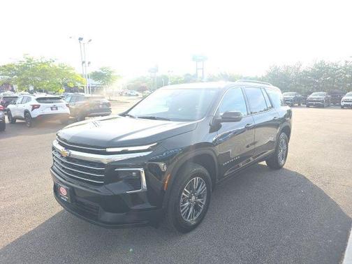 Mosaic Black Metallic 2026 Chevrolet Traverse LT
