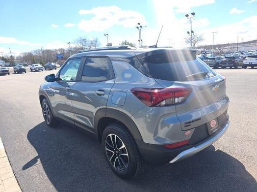 Sterling Gray Metallic 2026 Chevrolet Trailblazer LT