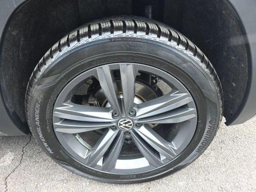 2021 Volkswagen Atlas Cross Sport 3.6L V6 SE w/Technology R-Line