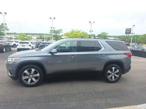 Satin Steel Metallic 2019 Chevrolet Traverse LT Leather