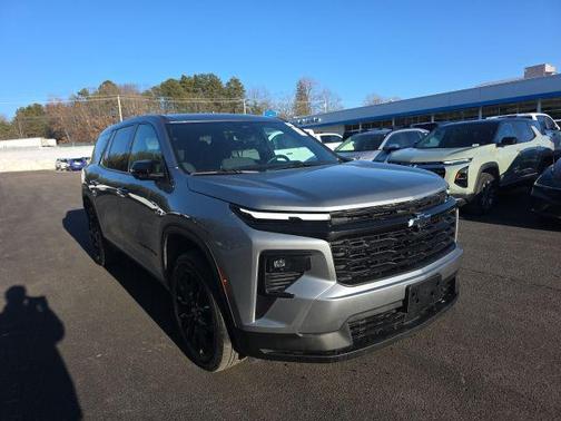 2024 Chevrolet Traverse LS