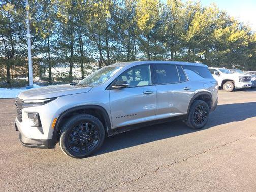 2024 Chevrolet Traverse LS