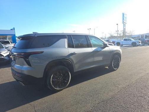 2024 Chevrolet Traverse LS