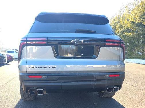 2024 Chevrolet Traverse LS