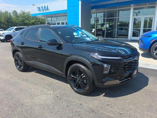 Mosaic Black Metallic 2026 Chevrolet Trax FWD ACTIV