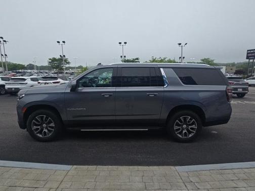 2022 Chevrolet Suburban LT