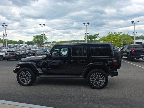 Black Clearcoat 2024 Jeep Wrangler 4xe High Altitude