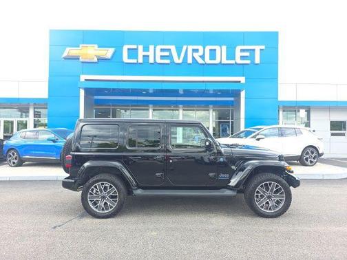 Black Clearcoat 2024 Jeep Wrangler 4xe High Altitude