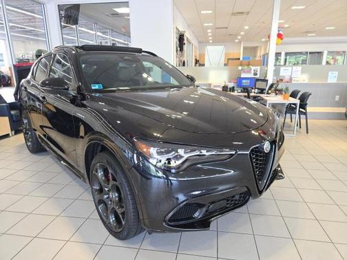 2025 Alfa Romeo Stelvio Sprint AWD