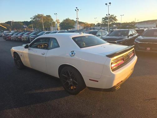 2016 Dodge Challenger R/T Scat Pack