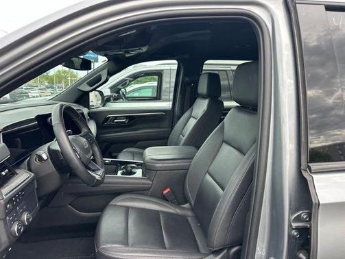 Sterling Gray Metallic 2025 Chevrolet Suburban 4WD Z71